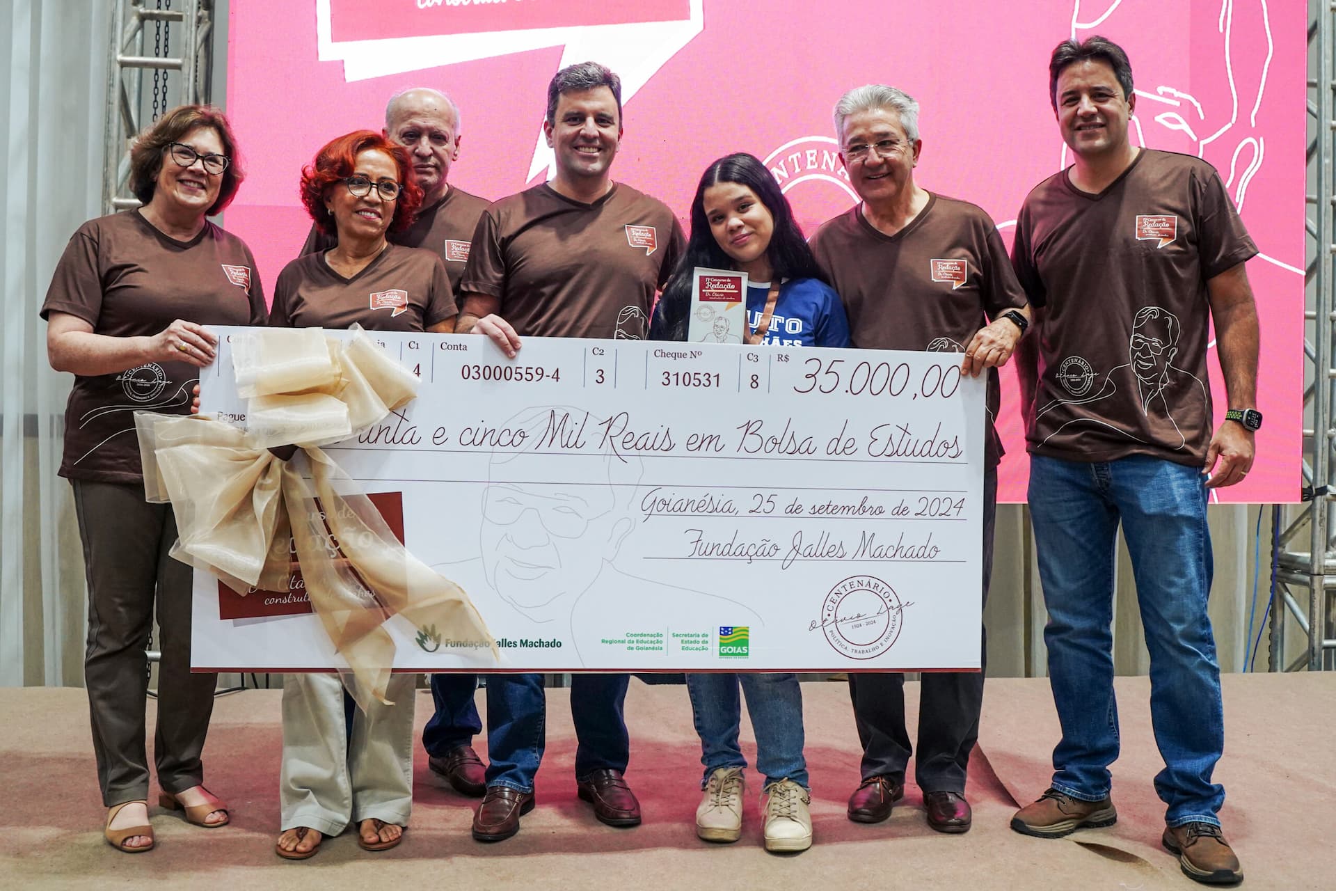 Fundação Jalles Machado premia vencedores do Concurso de Redação Dr. Otávio