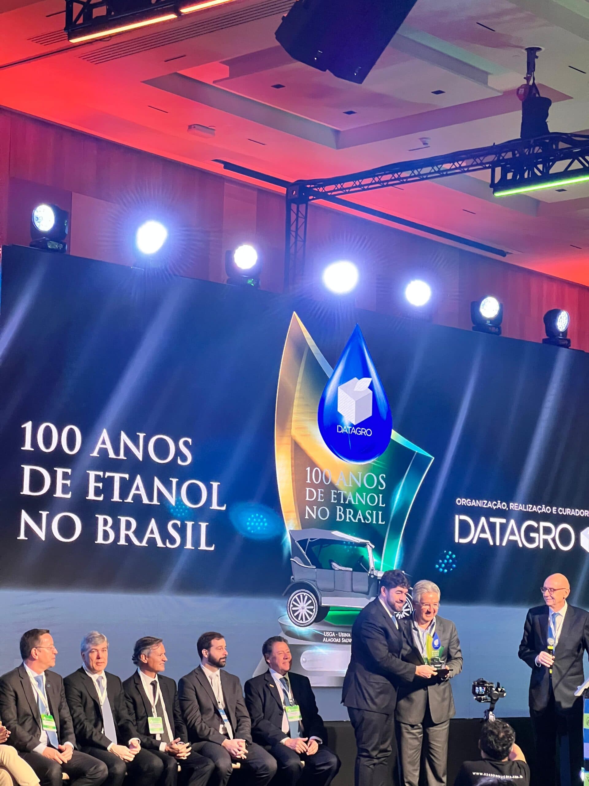 Otavinho é homenageado pela contribuição ao etanol no Brasil