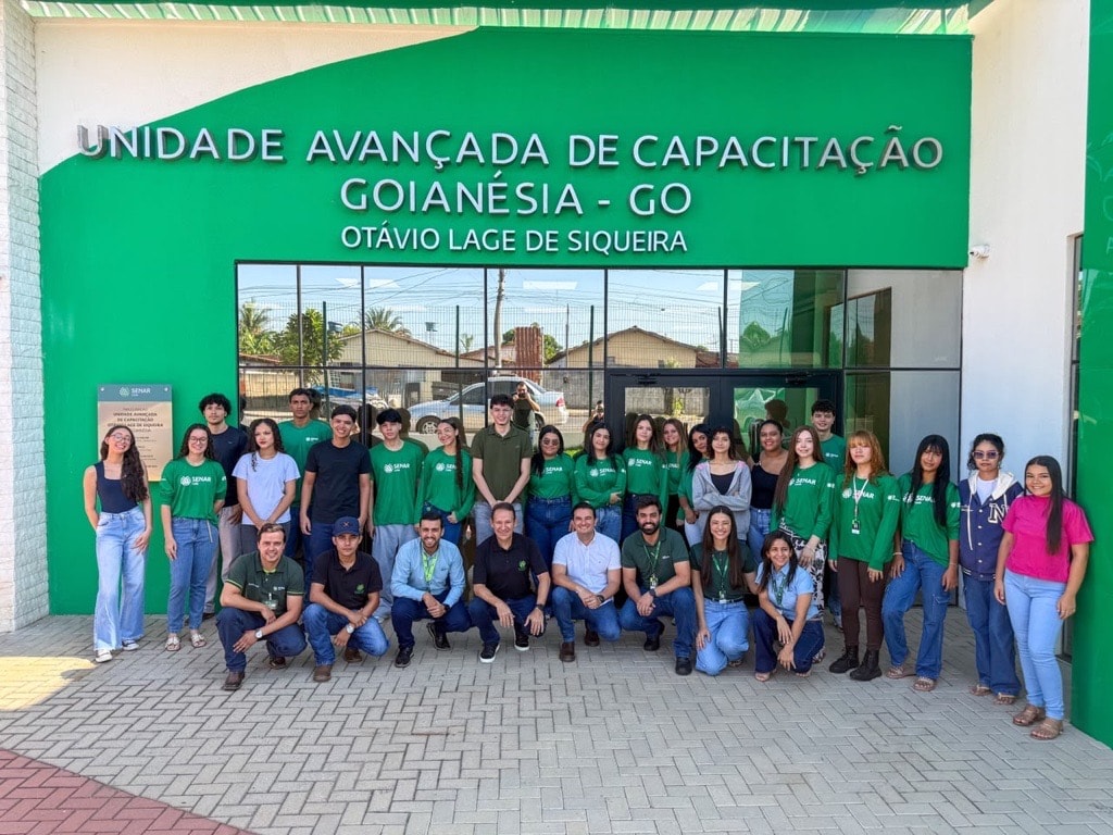 Mais de 40 jovens aprendizes iniciam trajetória profissional na Jalles